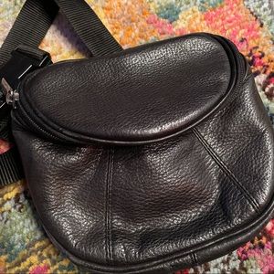 WILSONS BLACK MINI LEATHER BELT BAG